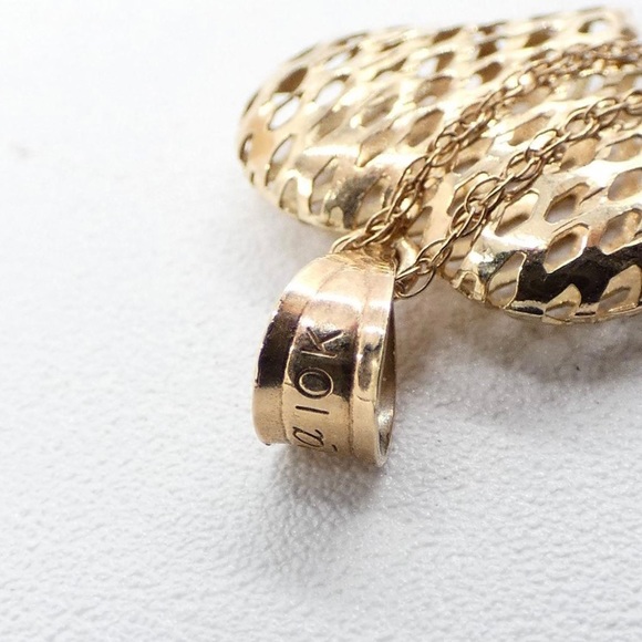 10k solid gold delicate heart pendant and 18 inch chain - Picture 3 of 8